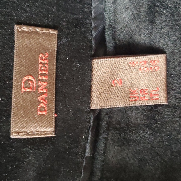 ๐ HOST PICK ๐ Danier Suede A-line Skirt - Picture 13 of 17